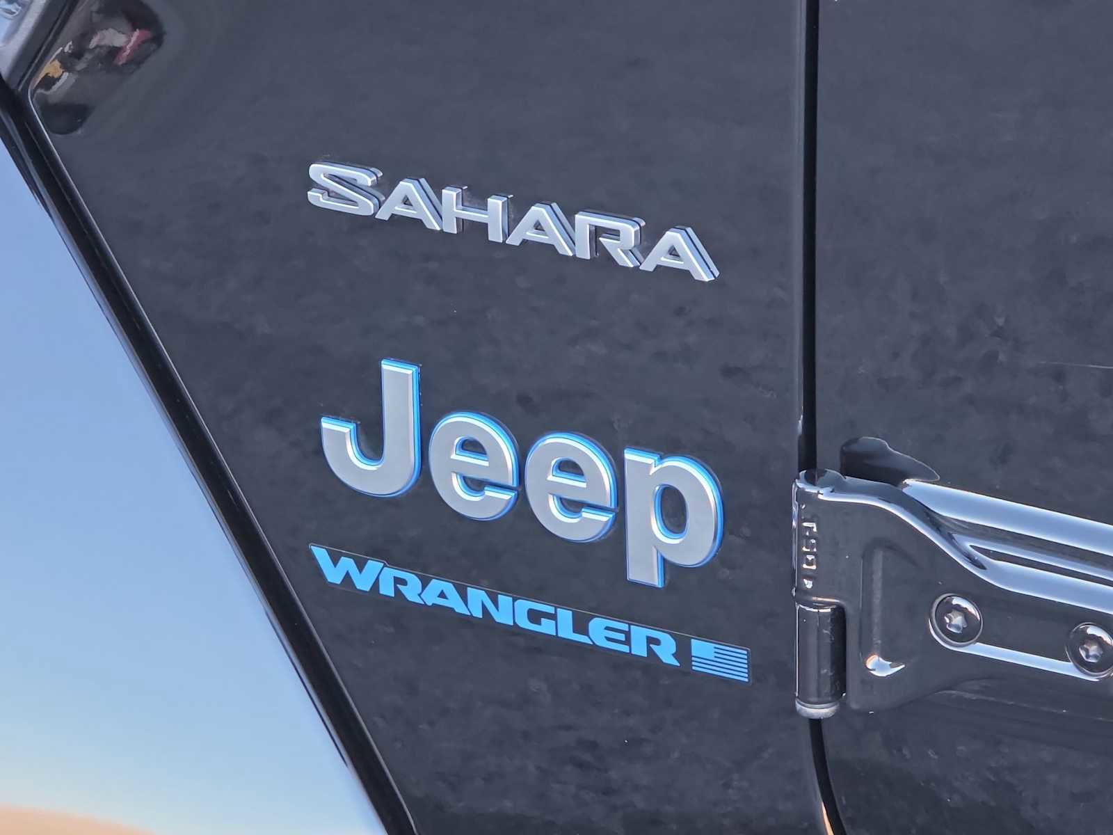 Used 2024 Jeep Wrangler Sahara w/ Safety Group image 11