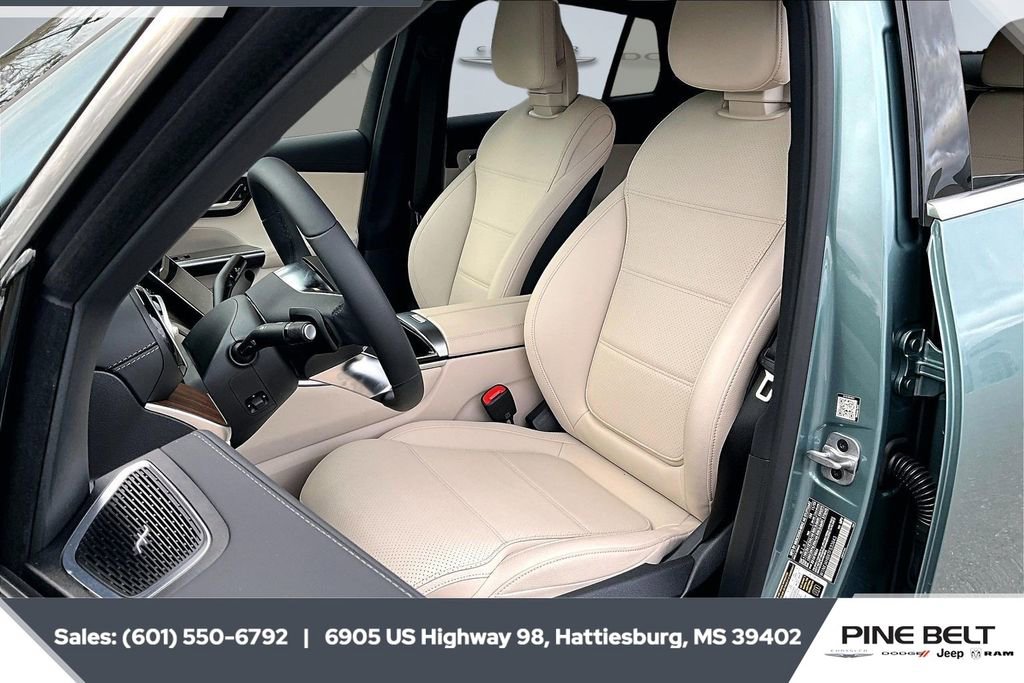 Used 2026 Mercedes-Benz GLC 300 4MATIC image 18