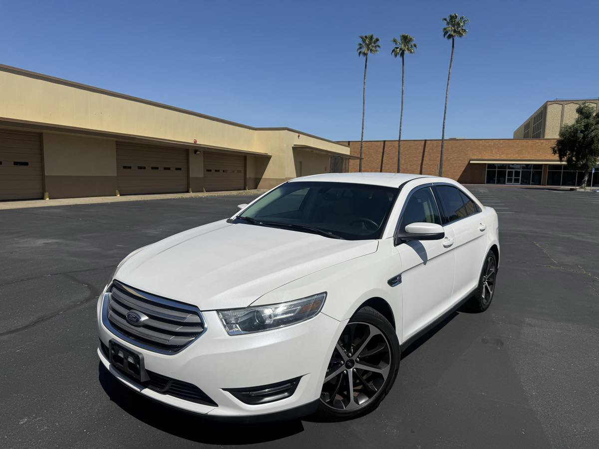 Used 2016 Ford Taurus SEL w/ Equipment Group 201A image 4