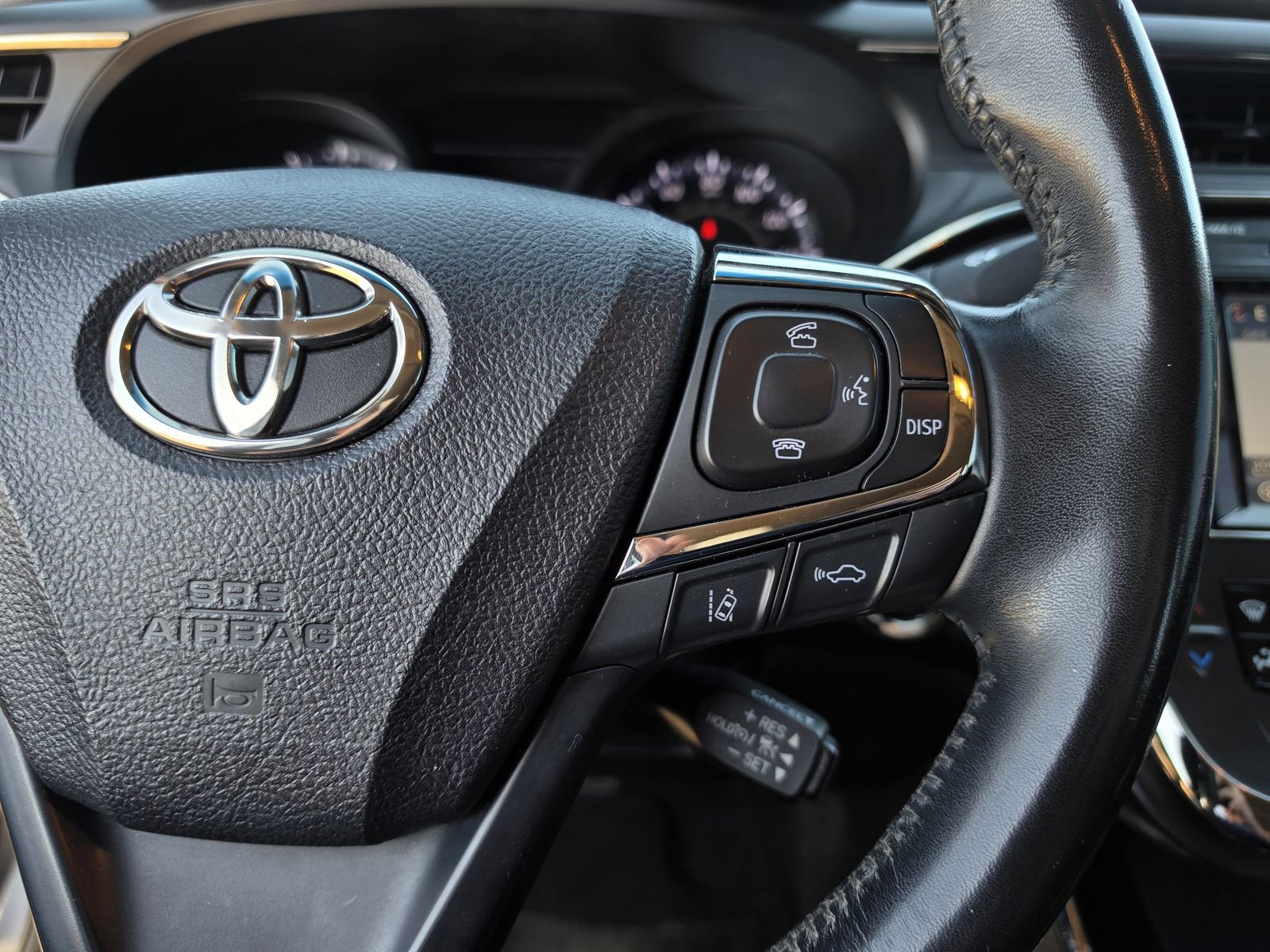 Used 2017 Toyota Avalon Limited image 25