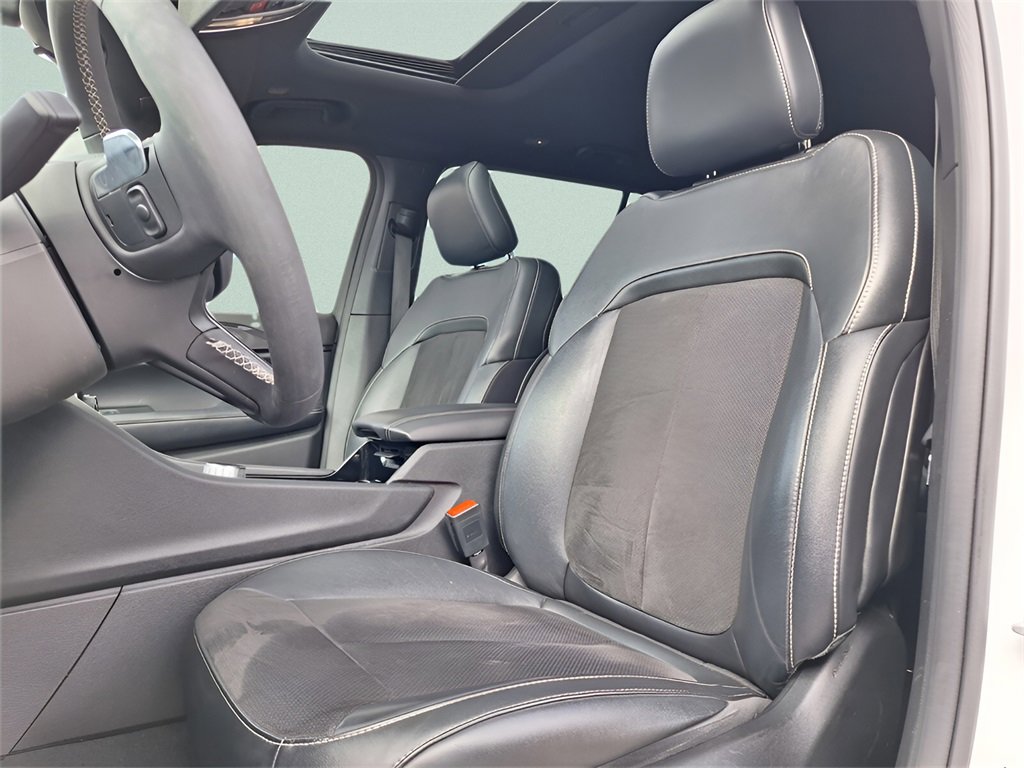 Used 2023 Jeep Grand Cherokee L Altitude image 23