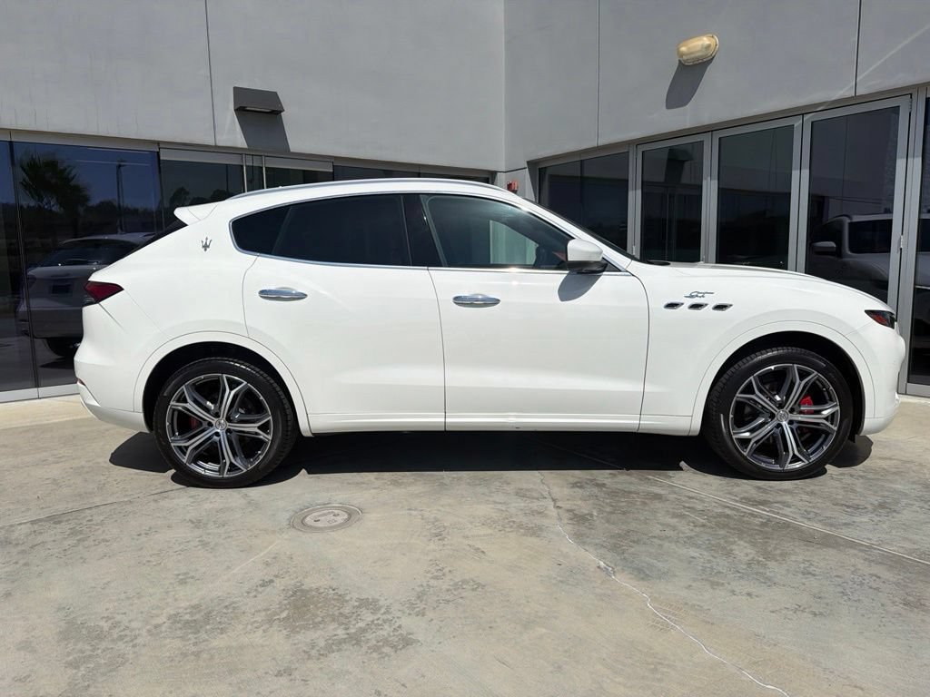 Certified 2023 Maserati Levante GT AWD/4WD image 9
