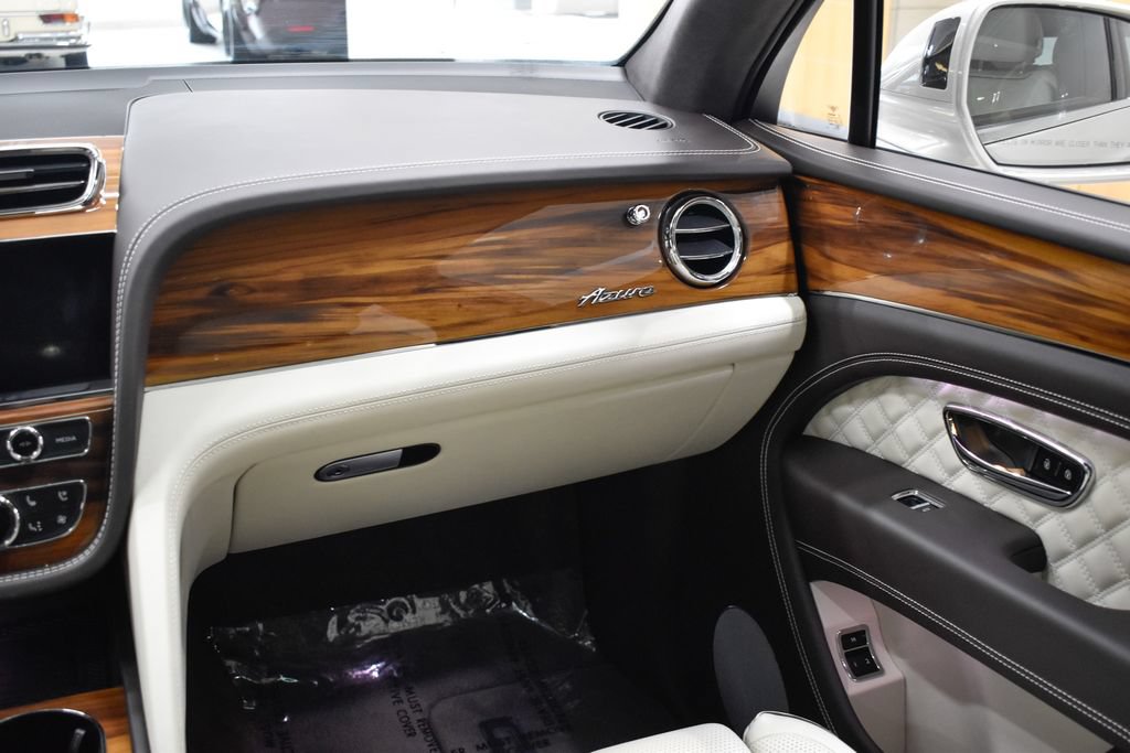 Used 2023 Bentley Bentayga AWD/4WD image 27