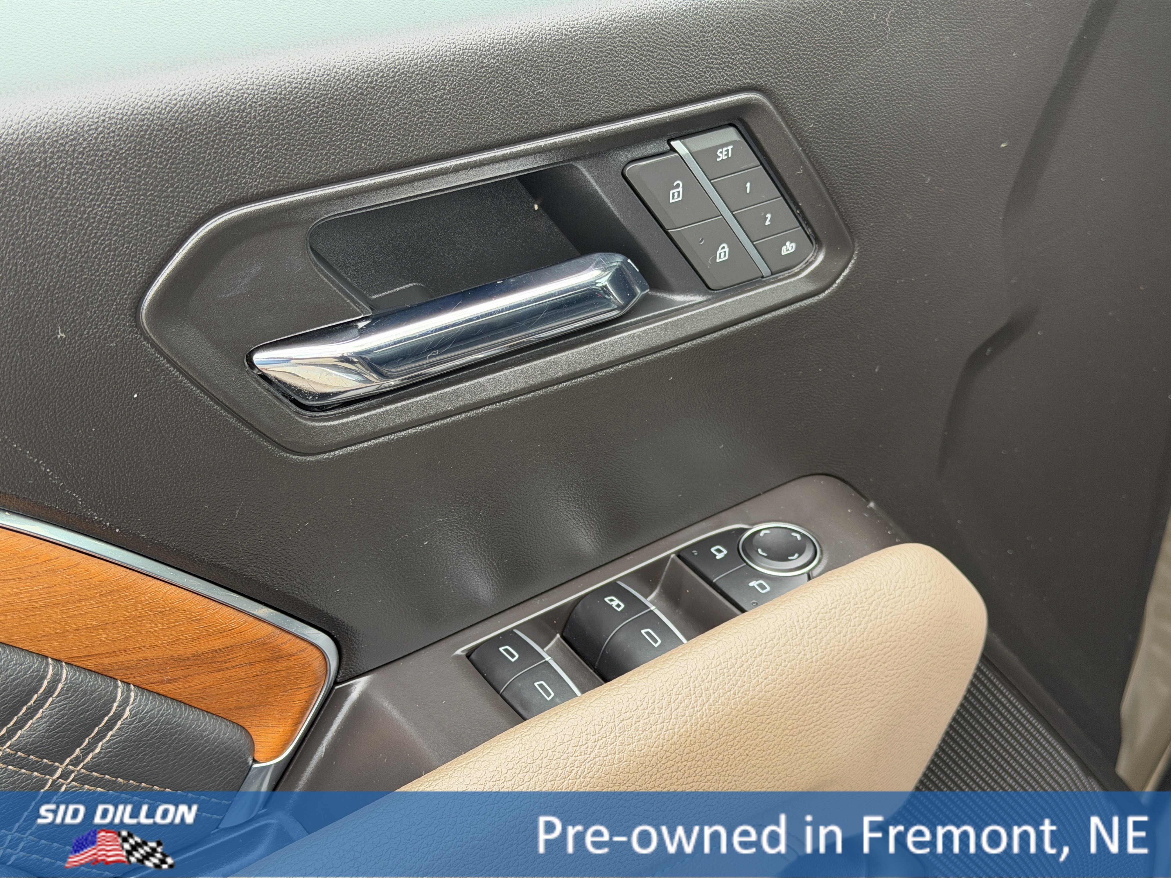 Certified 2025 GMC Canyon Denali AWD/4WD image 12