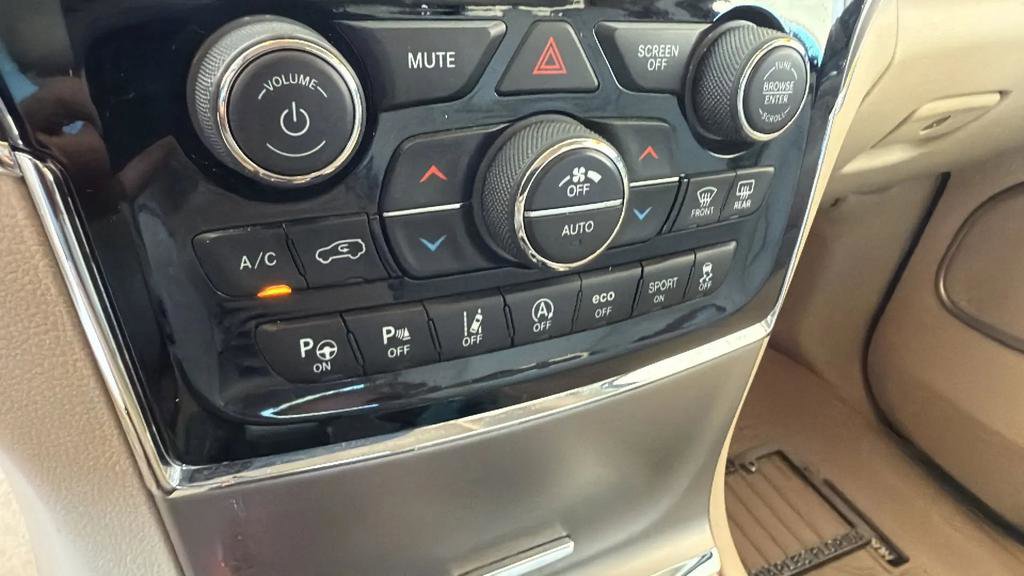 Used 2019 Jeep Grand Cherokee Overland RWD image 32