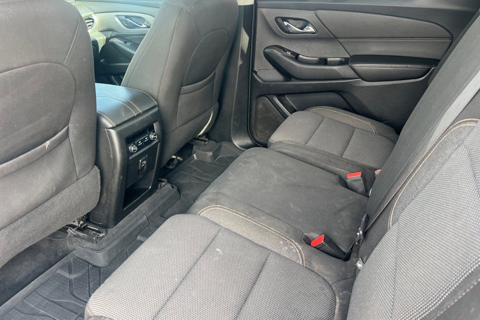 Used 2020 Chevrolet Traverse LS image 9