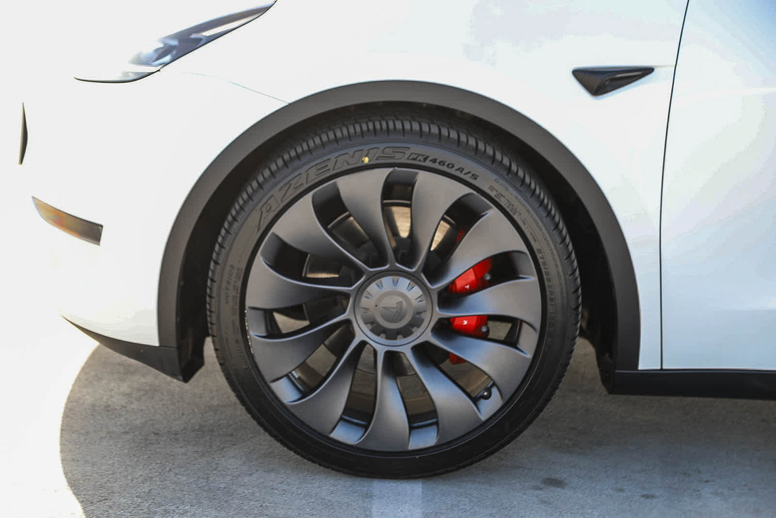Used 2024 Tesla Model Y Performance AWD/4WD image 10