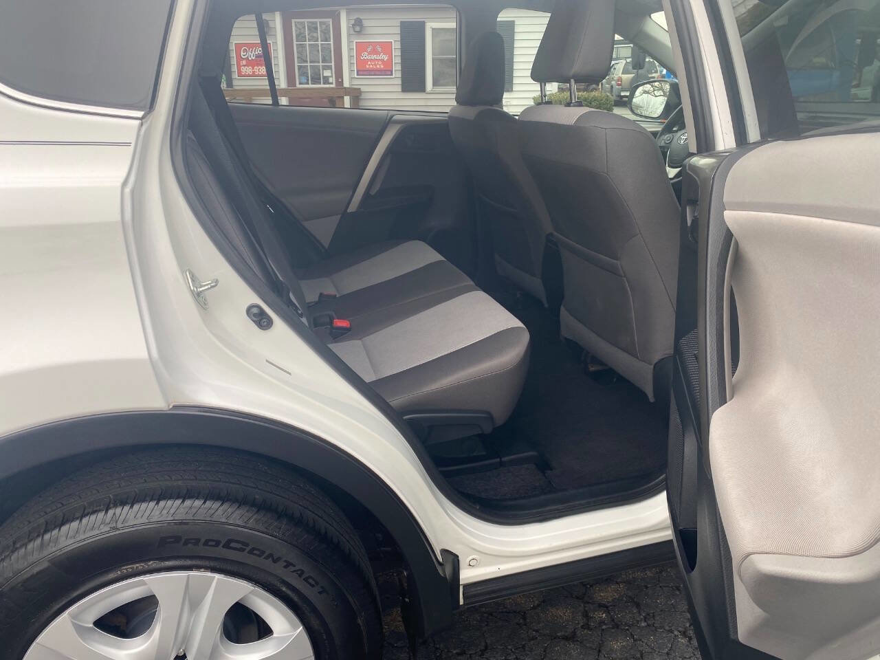 Used 2013 Toyota RAV4 LE image 9