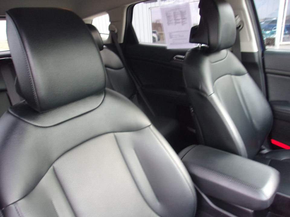Used 2023 Kia Sportage EX AWD/4WD image 13
