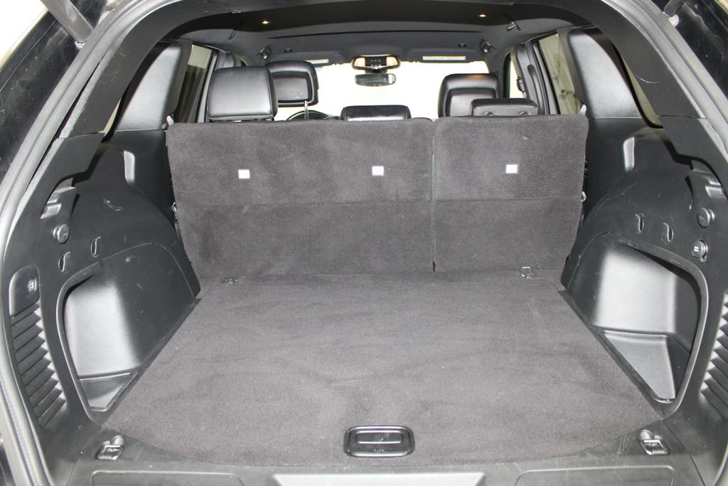 Used 2022 Jeep Grand Cherokee Laredo X RWD image 26