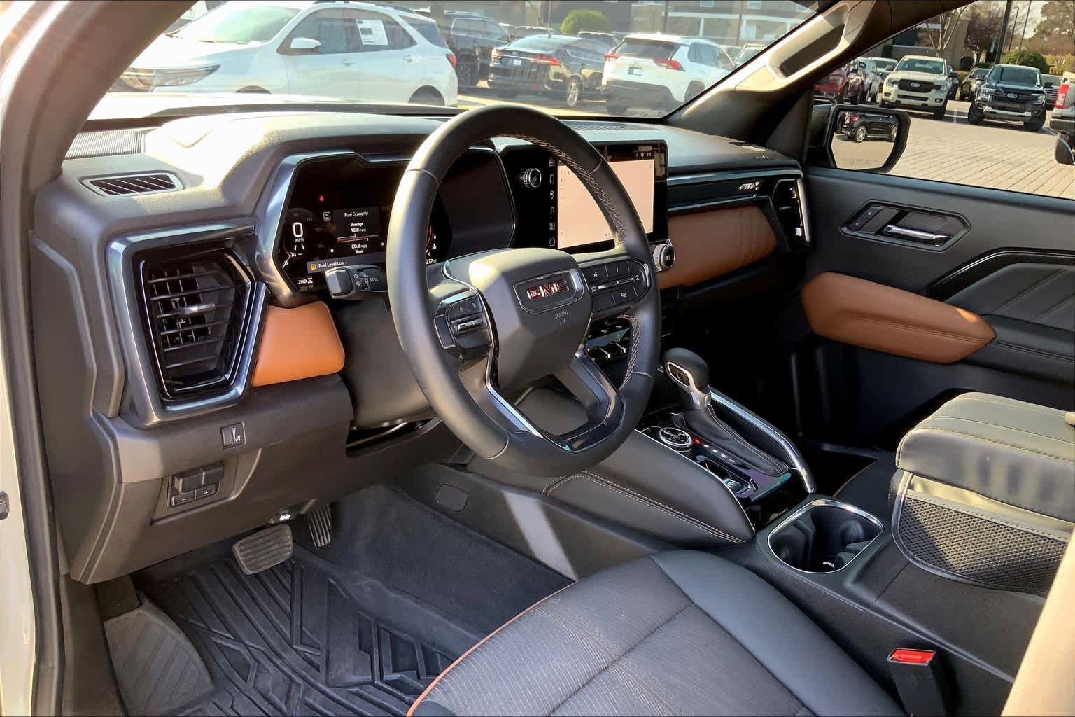 Used 2024 GMC Canyon AT4 w/ Canyon Safety Plus Package AWD/4WD image 28