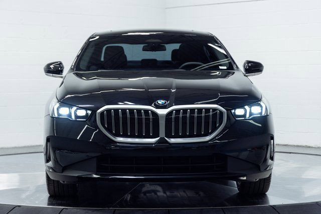 Certified 2025 BMW 530i image 5