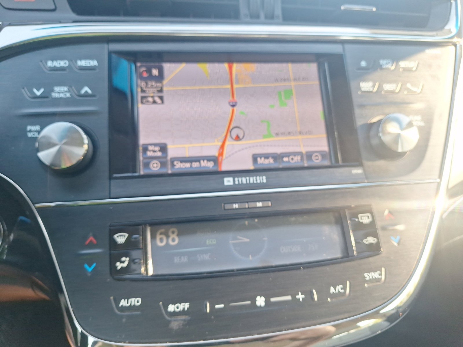 Used 2014 Toyota Avalon Limited FWD image 28