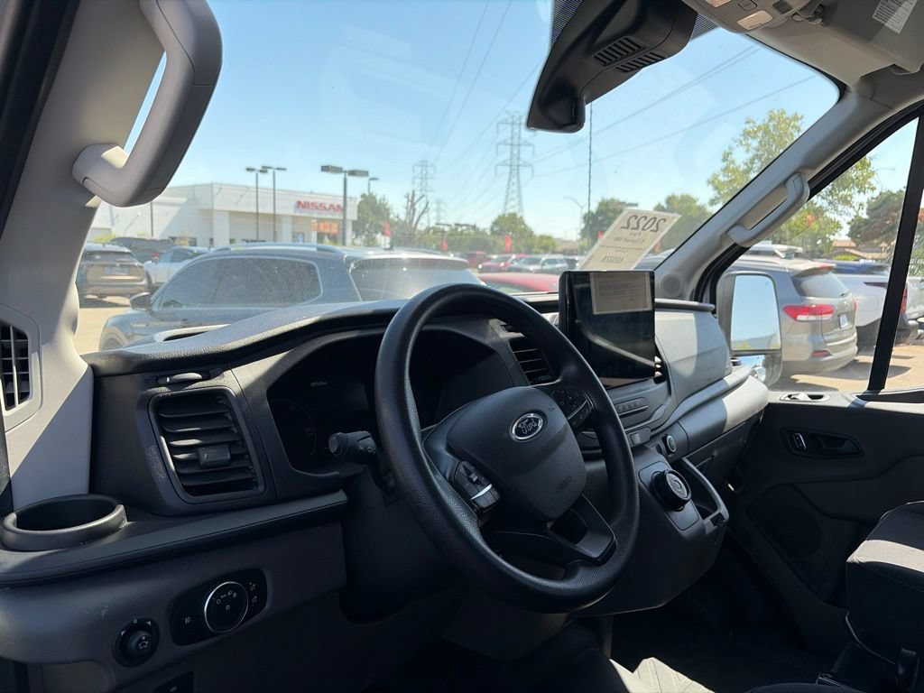 Used 2022 Ford E-Transit 148 High Roof Extended RWD image 7