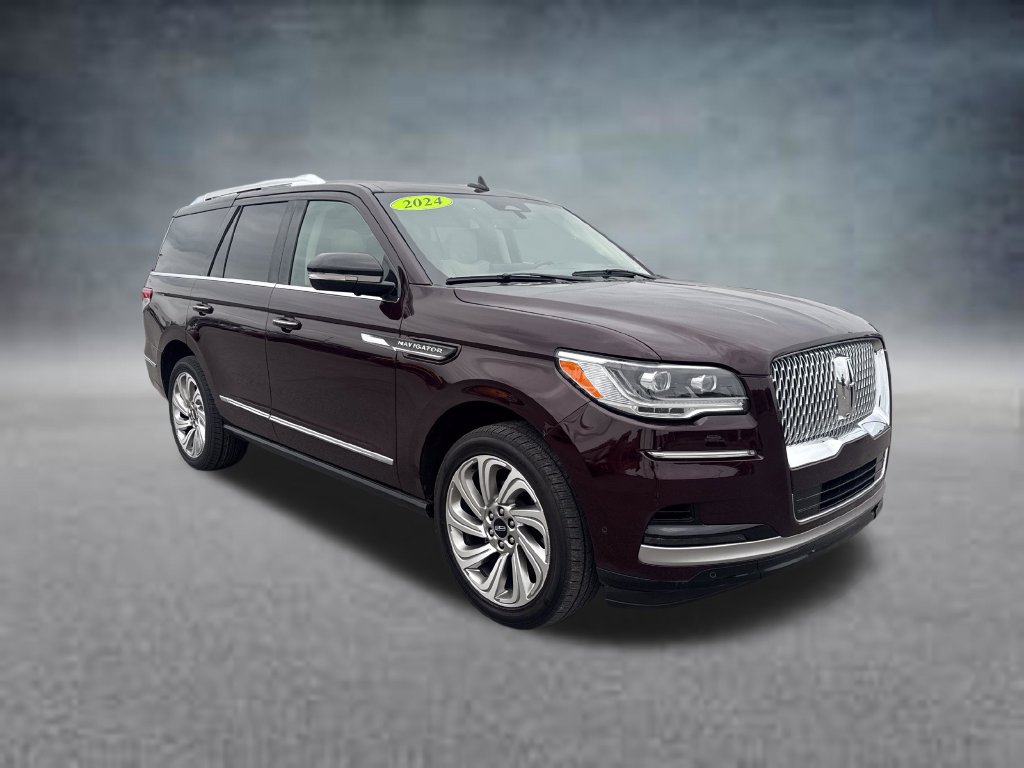 Used 2024 Lincoln Navigator Reserve AWD/4WD image 4