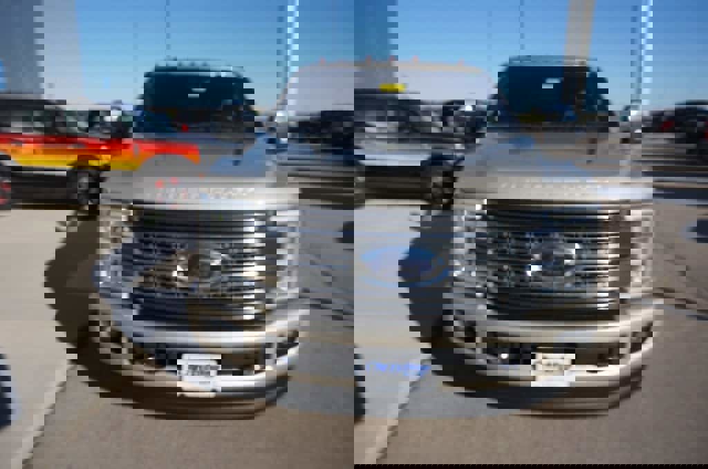 Used 2017 Ford F250 Platinum w/ Platinum Ultimate Package image 17