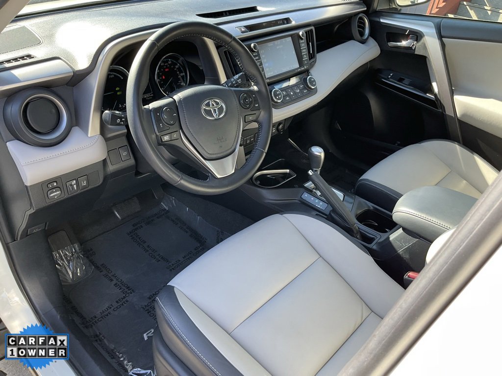 Used 2017 Toyota RAV4 Limited image 6