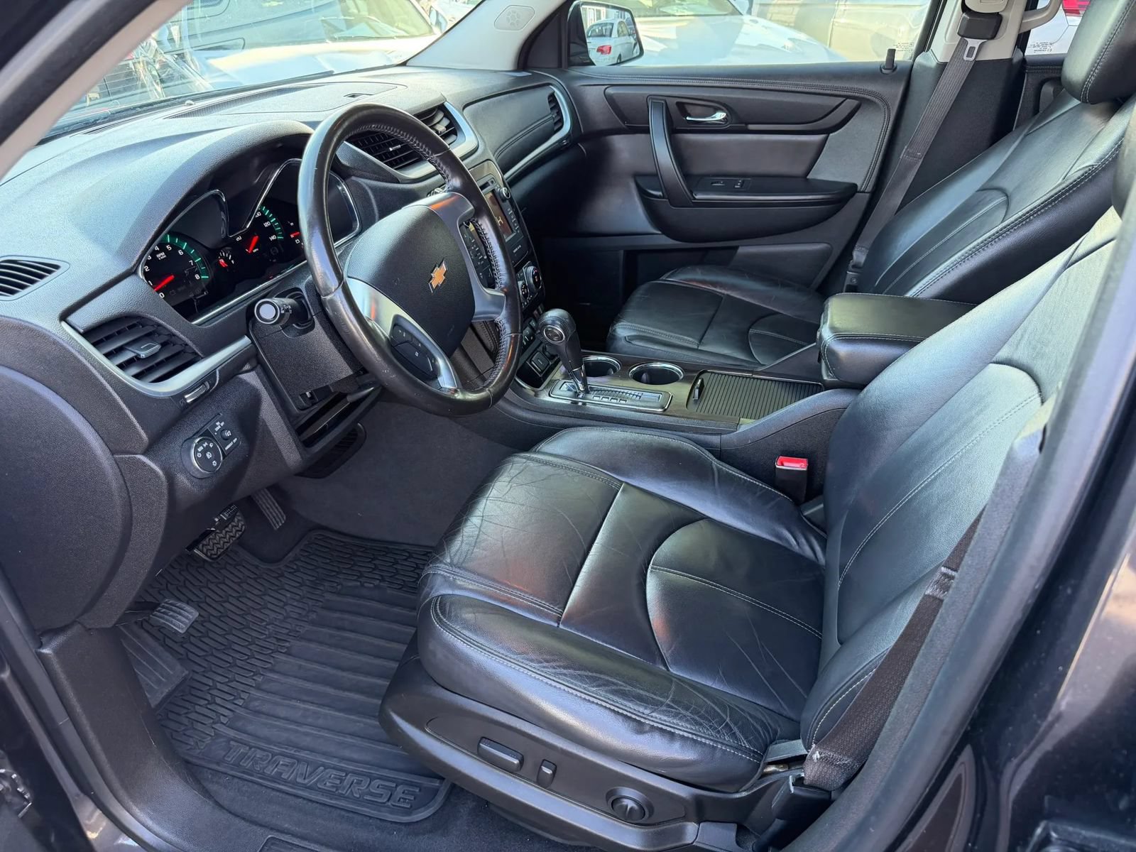 Used 2015 Chevrolet Traverse LT FWD image 29