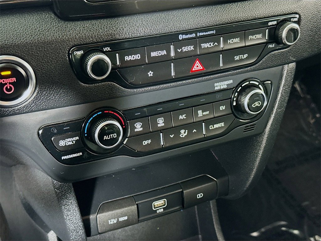 Used 2019 Kia Niro EX w/ Cold Weather Package 2.0 image 15