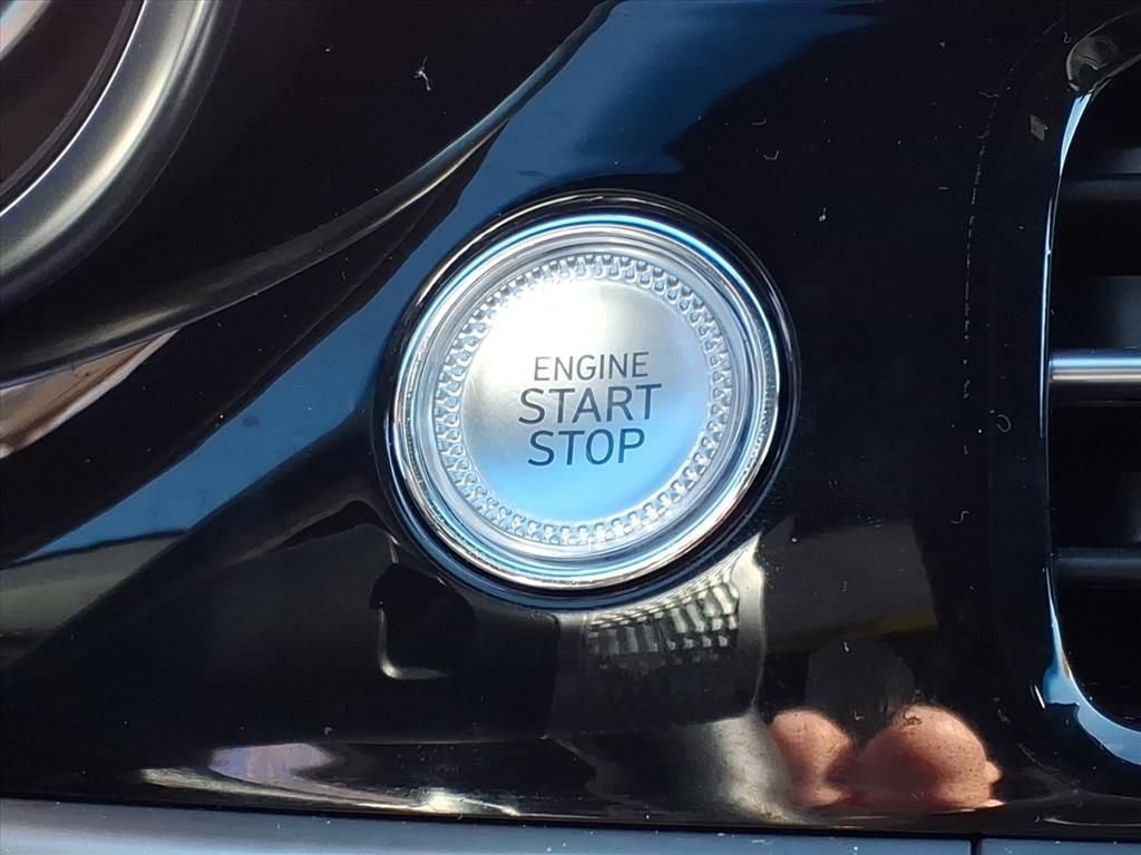 Used 2025 Genesis G70 2.5T image 21