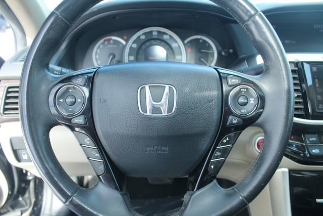 Used 2017 Honda Accord EX-L image 16