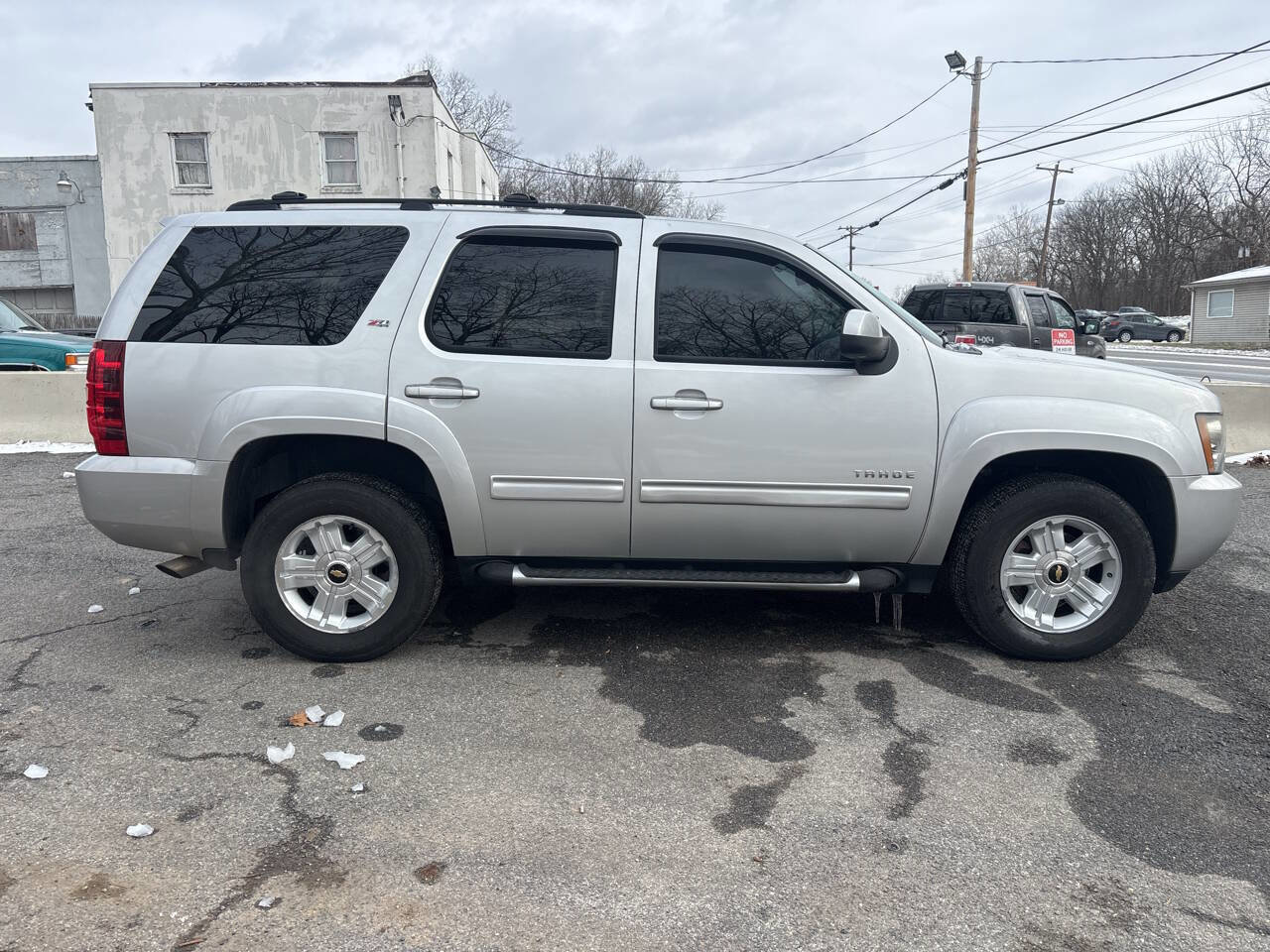 Used 2010 Chevrolet Tahoe LT w/ Luxury Package image 11
