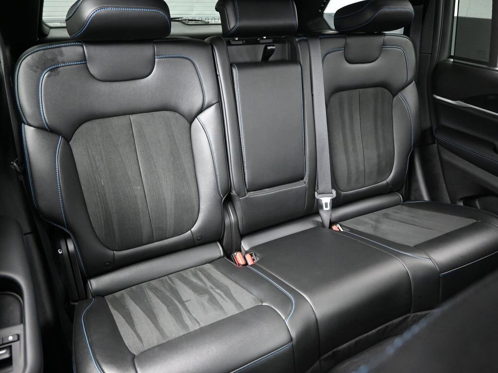 Used 2023 Jeep Grand Cherokee Trailhawk w/ Luxury Tech Group III AWD/4WD image 29