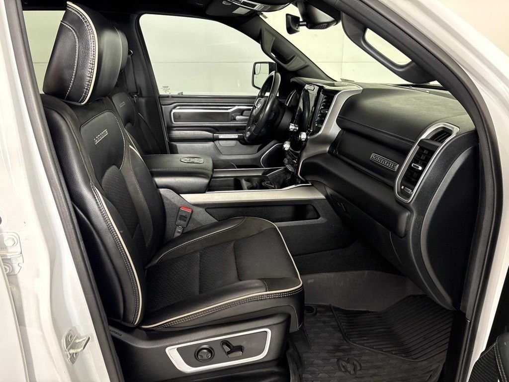 Used 2023 RAM 1500 Laramie AWD/4WD image 18