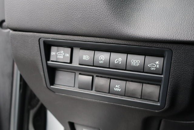 Used 2025 Toyota Tundra Limited AWD/4WD image 44