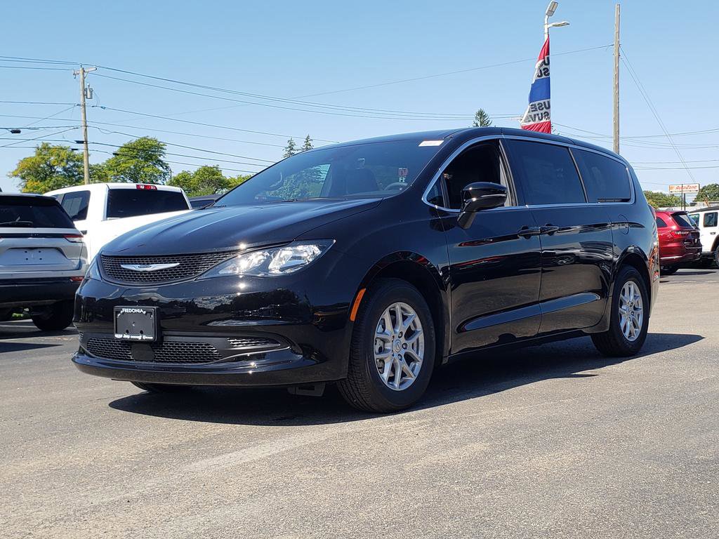 New 2026 Chrysler Voyager LX image 3