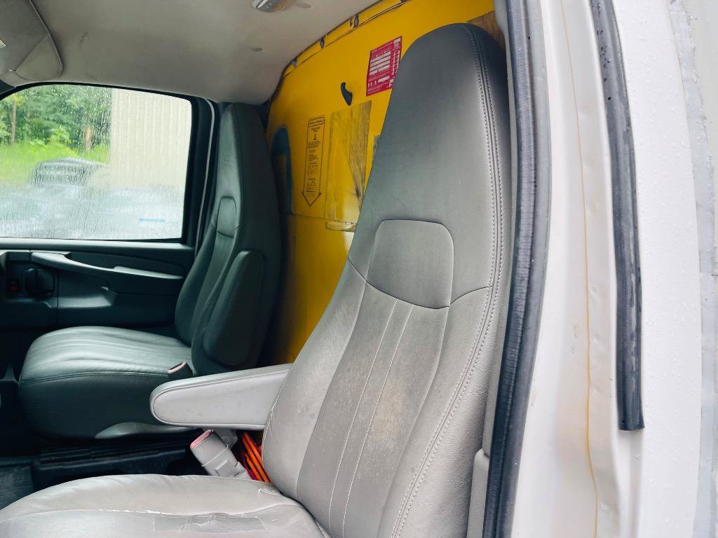 Used 2014 GMC Savana 3500 Extended RWD image 15