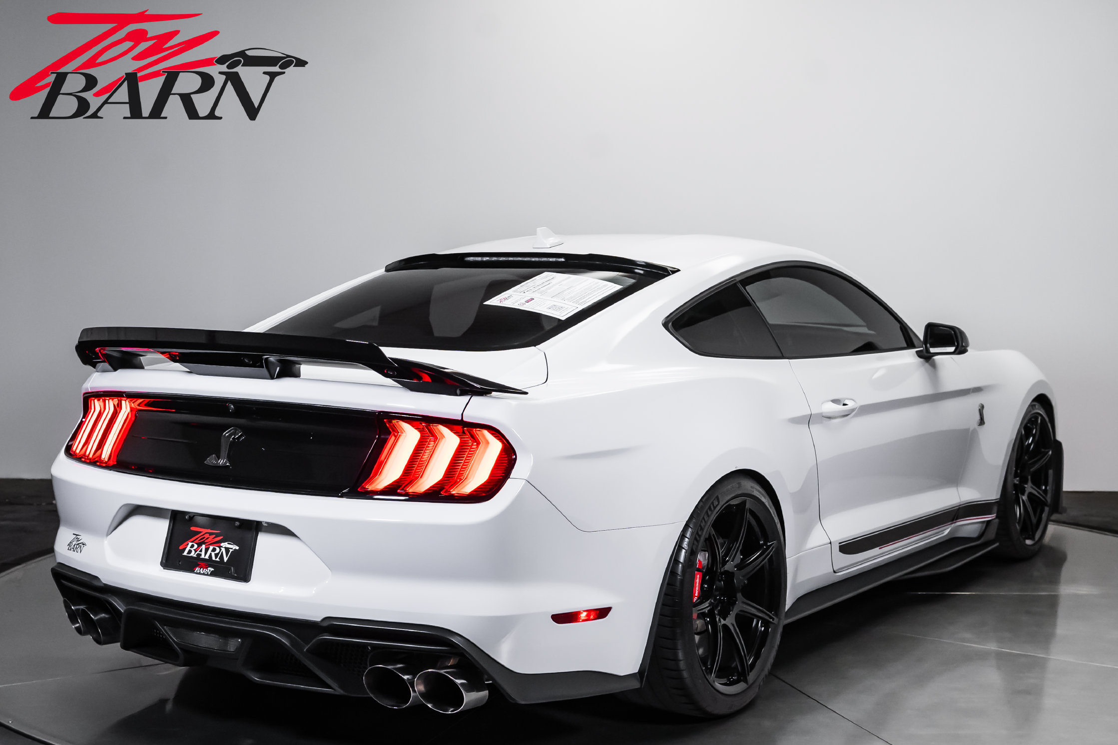 Used 2020 Ford Mustang Shelby GT500 w/ Technology Package RWD image 5