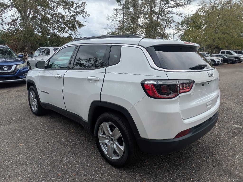 Used 2022 Jeep Compass Latitude FWD image 6