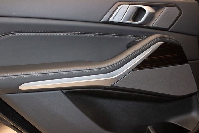 Used 2025 BMW X5 xDrive50e image 18