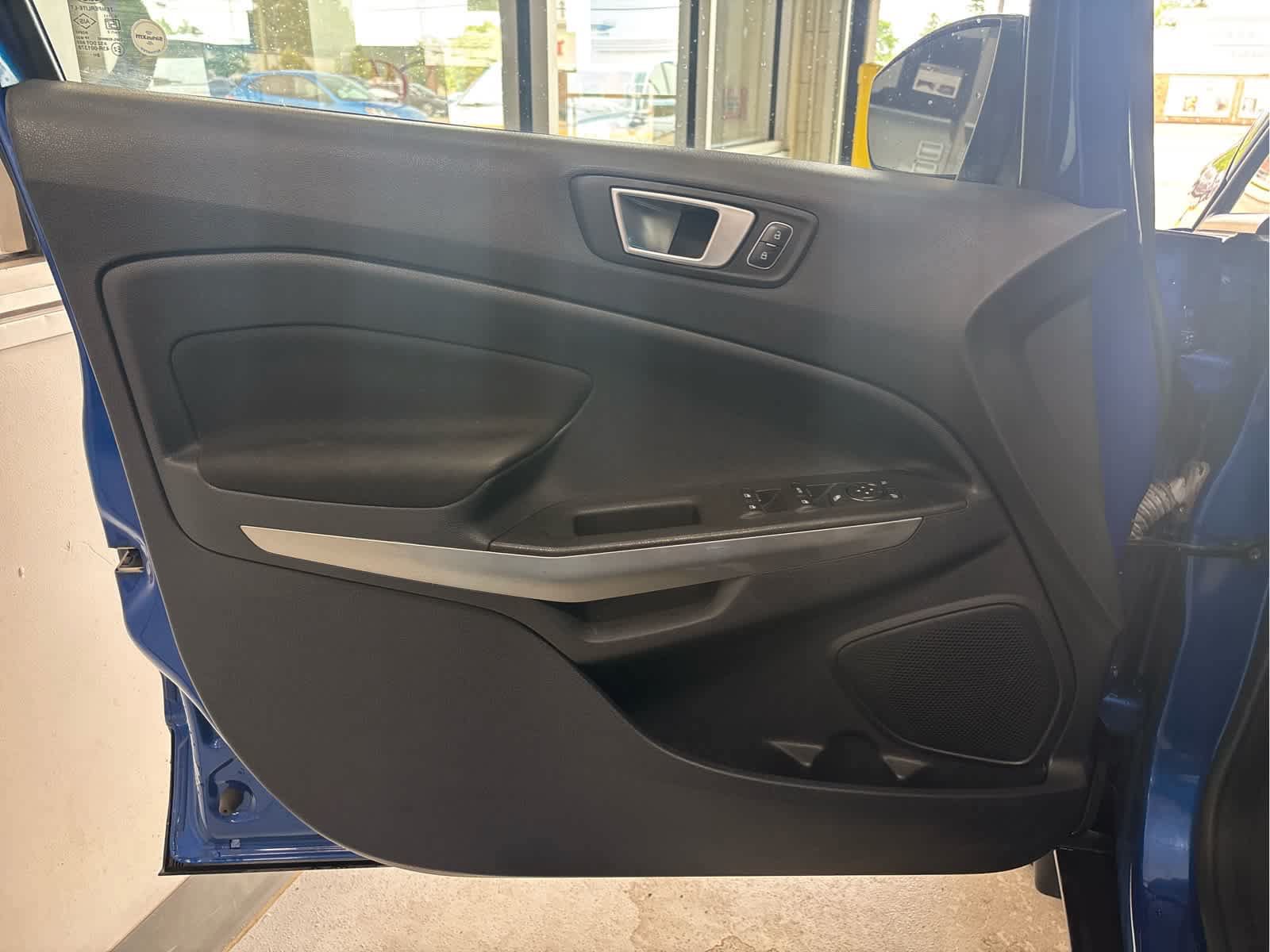 Used 2018 Ford EcoSport SE w/ SE Convenience Package AWD/4WD image 25