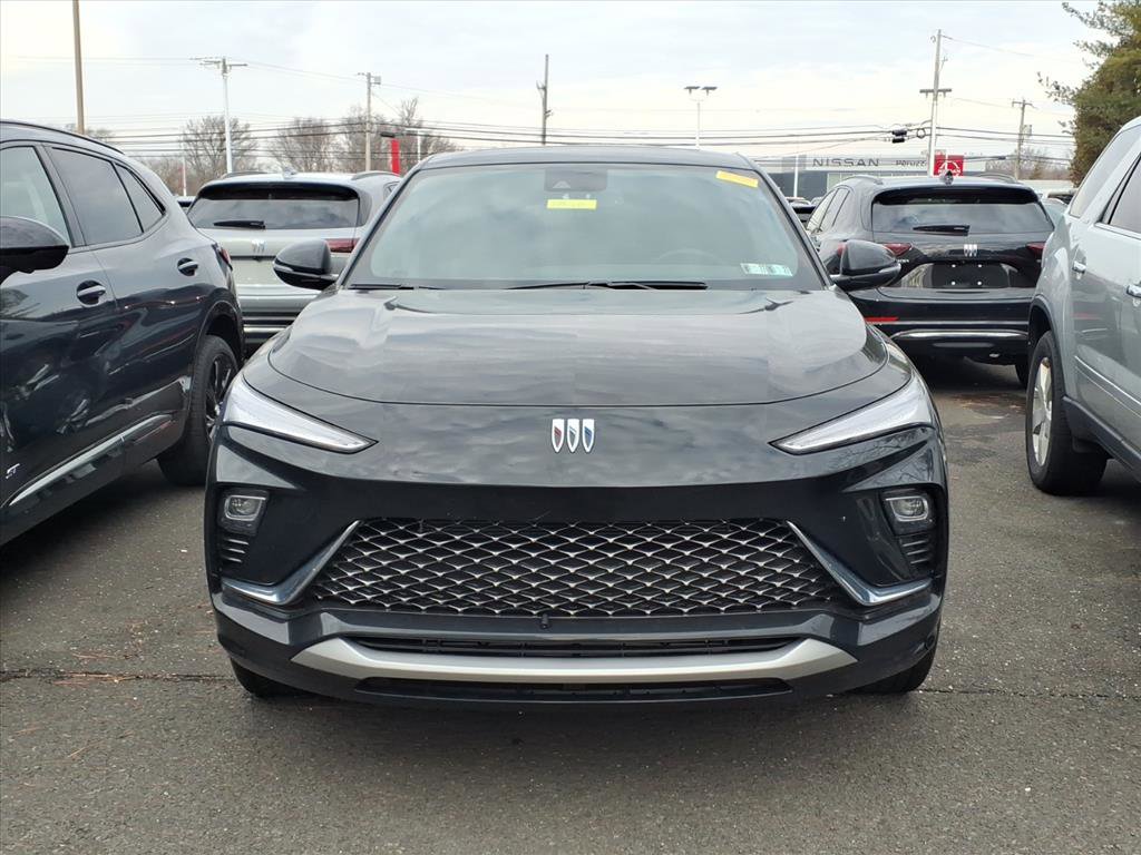 Certified 2024 Buick Envista Avenir image 2