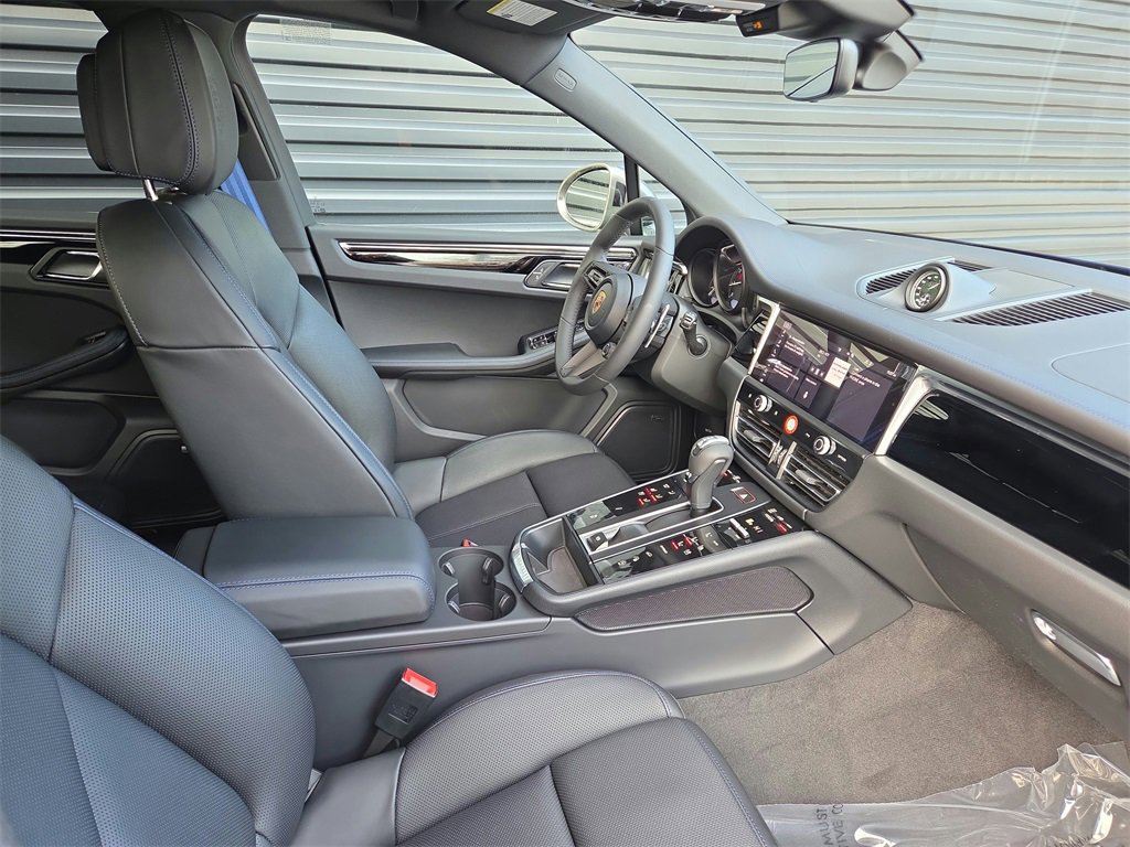 New 2026 Porsche Macan Turbo image 18