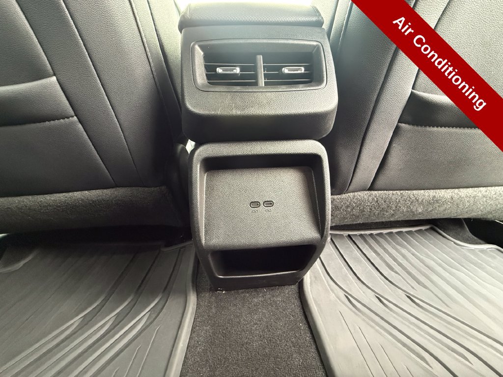 Used 2025 Chevrolet Equinox EV RS FWD image 39