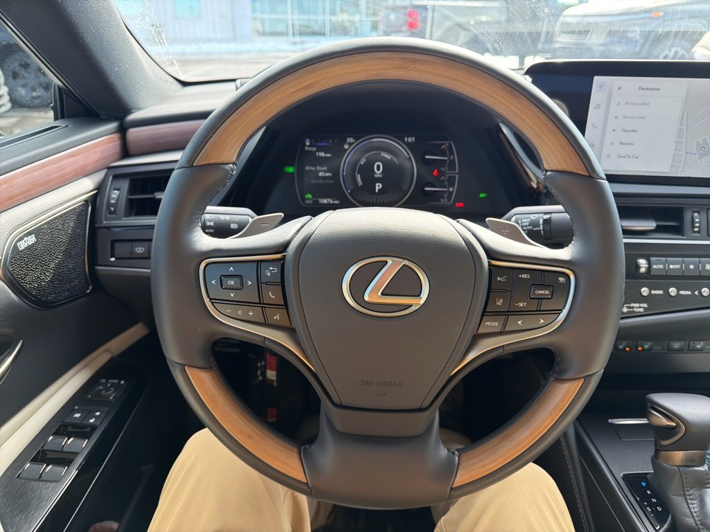 Used 2025 Lexus ES 300h Ultra Luxury image 14