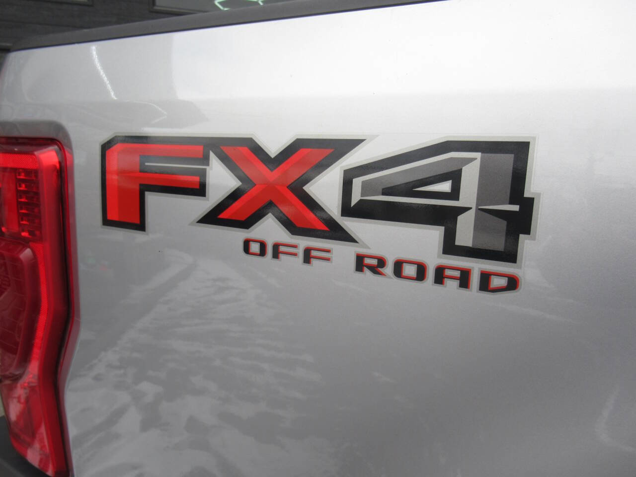 Used 2022 Ford F350 Platinum image 9