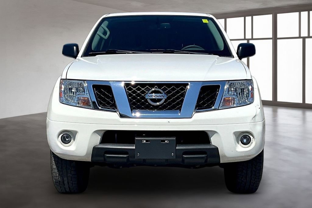 Used 2020 Nissan Frontier SV RWD image 2