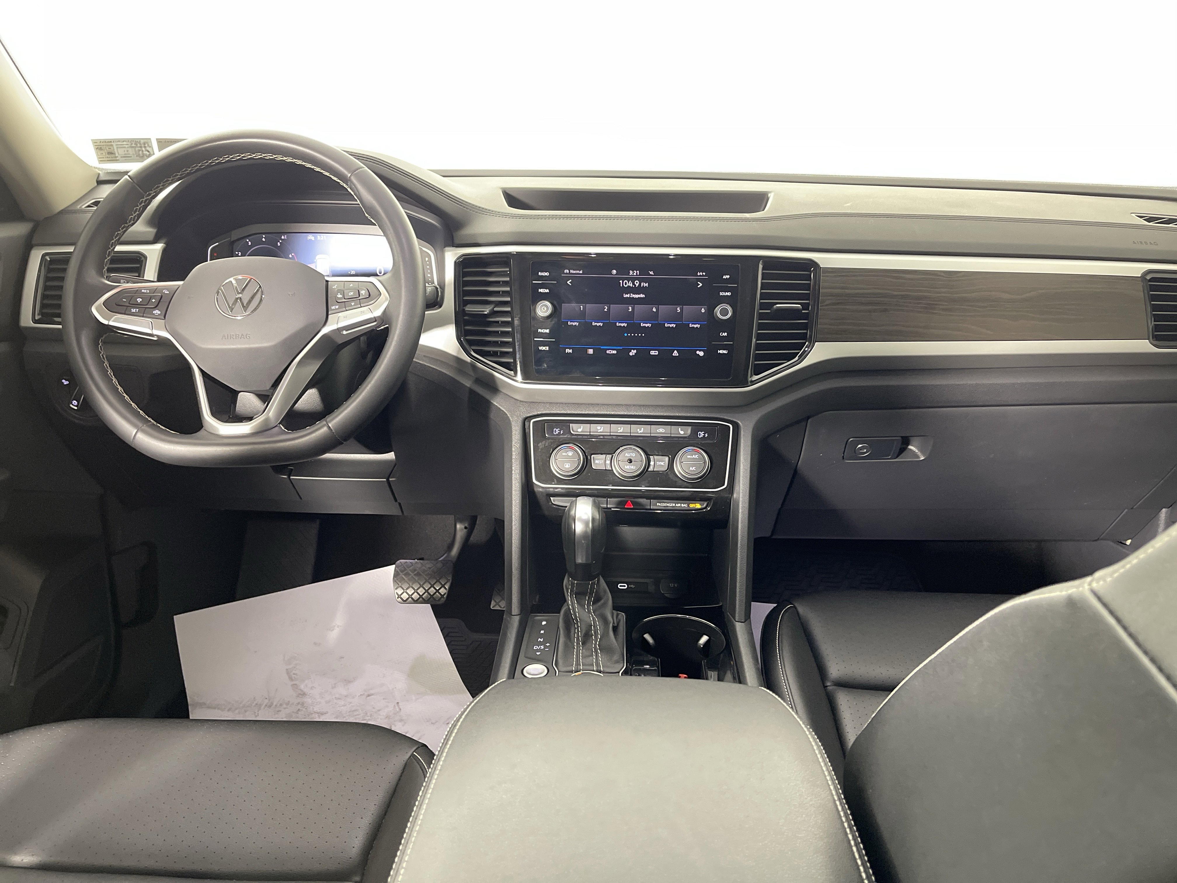 Used 2023 Volkswagen Atlas SE image 16