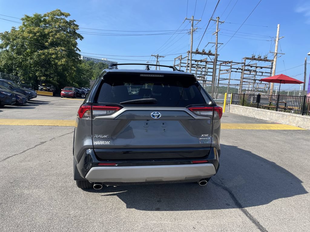 Used 2023 Toyota RAV4 XSE AWD/4WD image 4