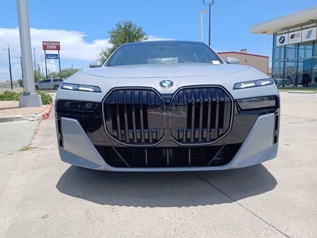 New 2026 BMW 740i w/ Executive Package RWD image 2