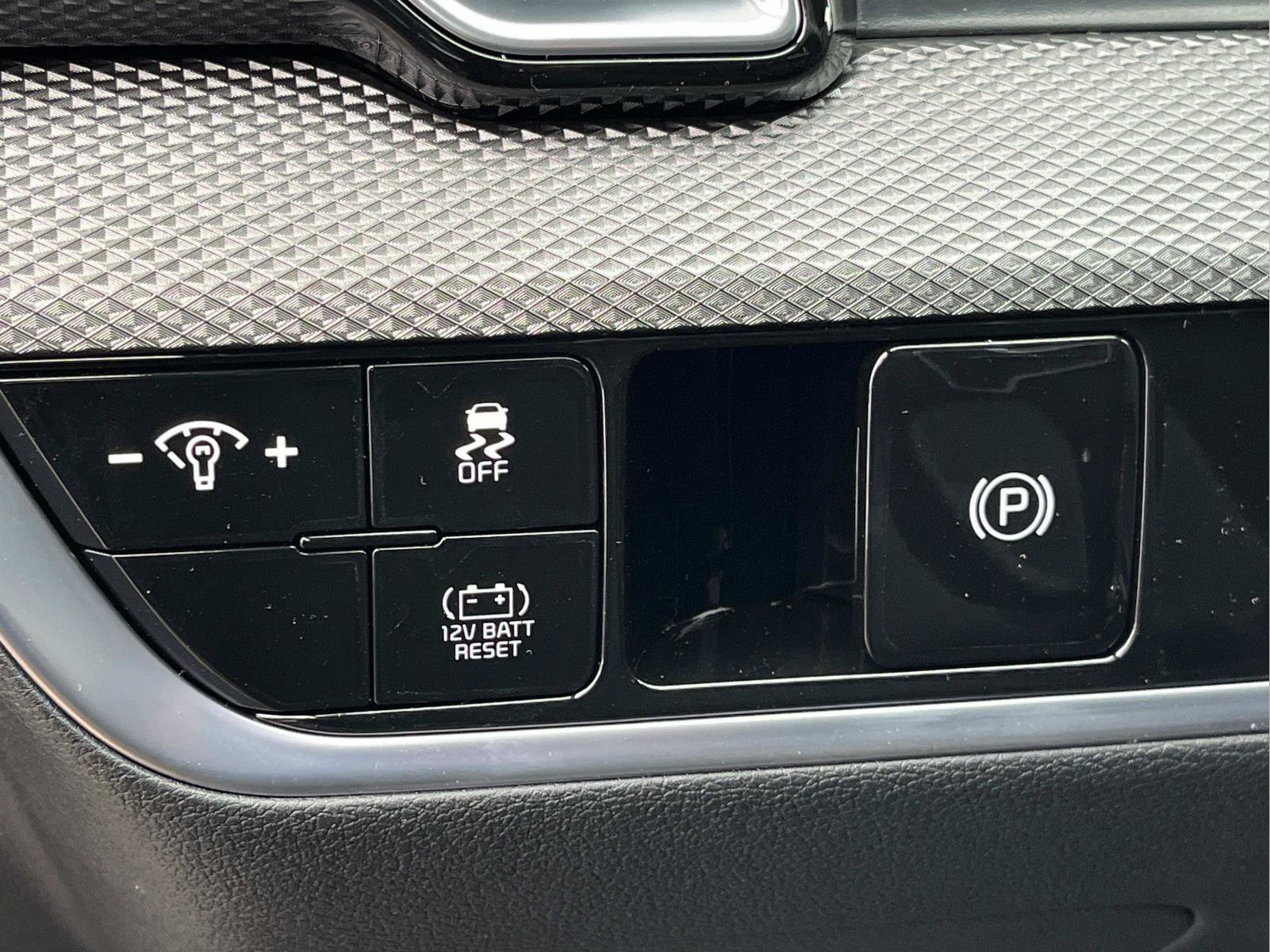 New 2025 Kia Sportage LX image 28