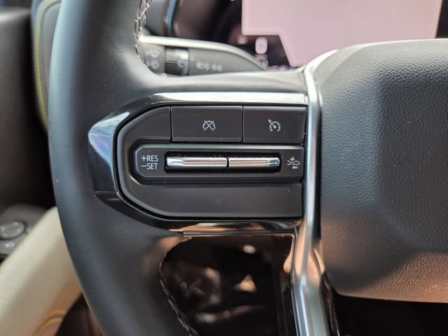 Used 2024 Chevrolet Colorado ZR2 w/ Safety Package AWD/4WD image 30