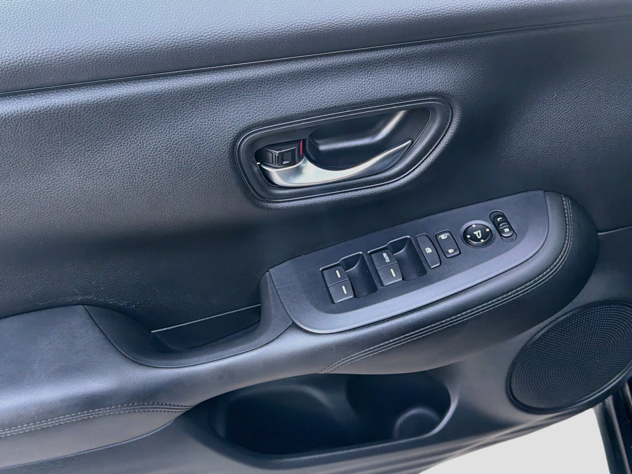 Certified 2023 Honda HR-V LX image 16