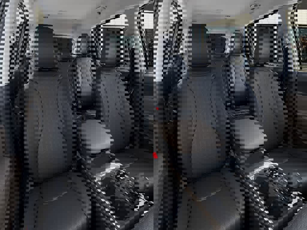 New 2026 Kia Carnival EX image 15