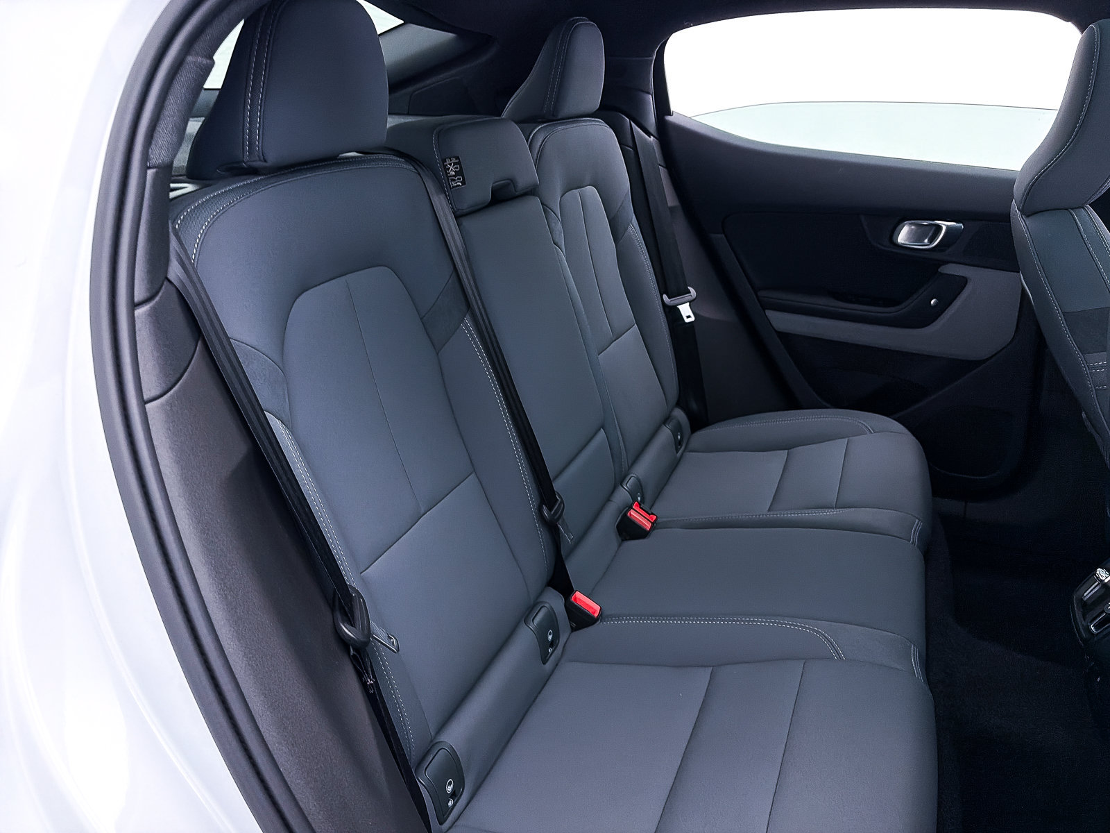 Used 2022 Polestar Polestar 2 w/ Plus Package AWD/4WD image 38