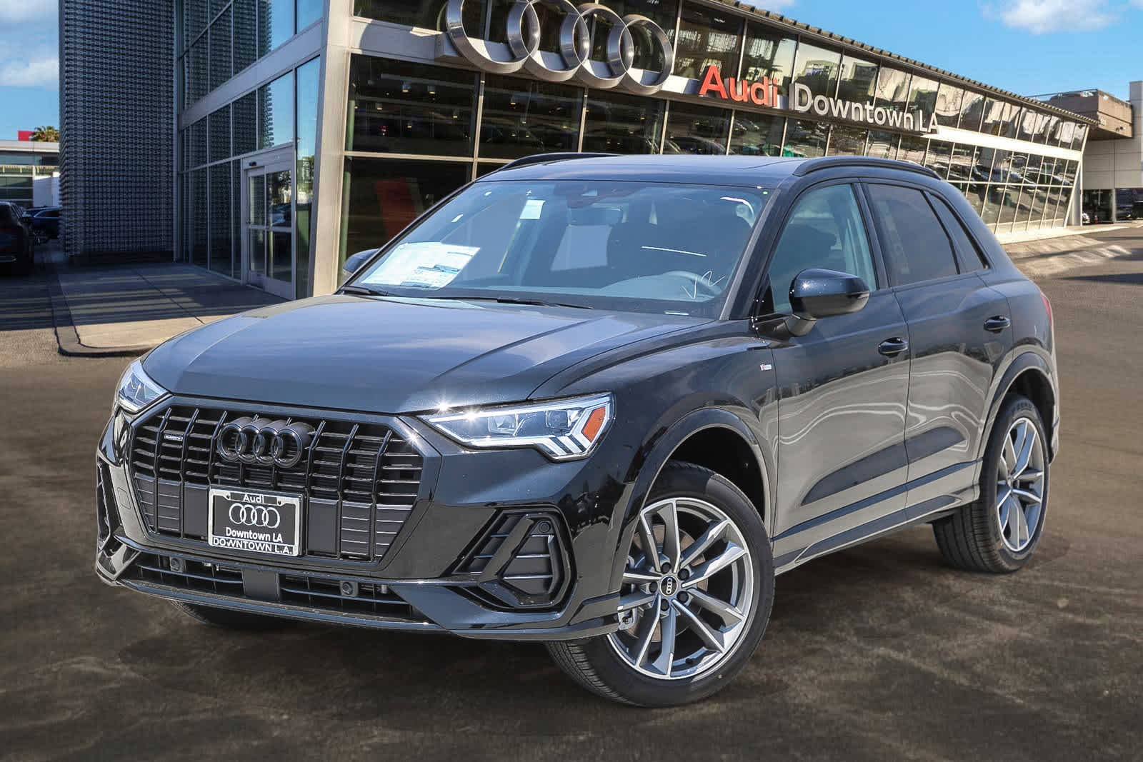New 2025 Audi Q3 2.0T Premium